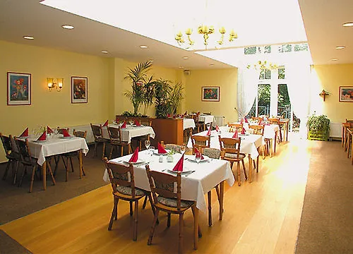 Otel Amadeus Boutique Deutscher Hof 3*